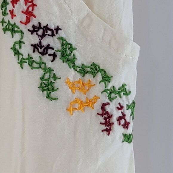 Lakra handmade embroidered dress - Picture 7 of 10